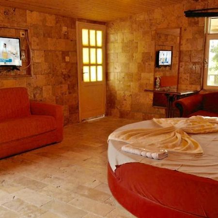 Joy Garden Bed and Breakfast Karahayit  Esterno foto