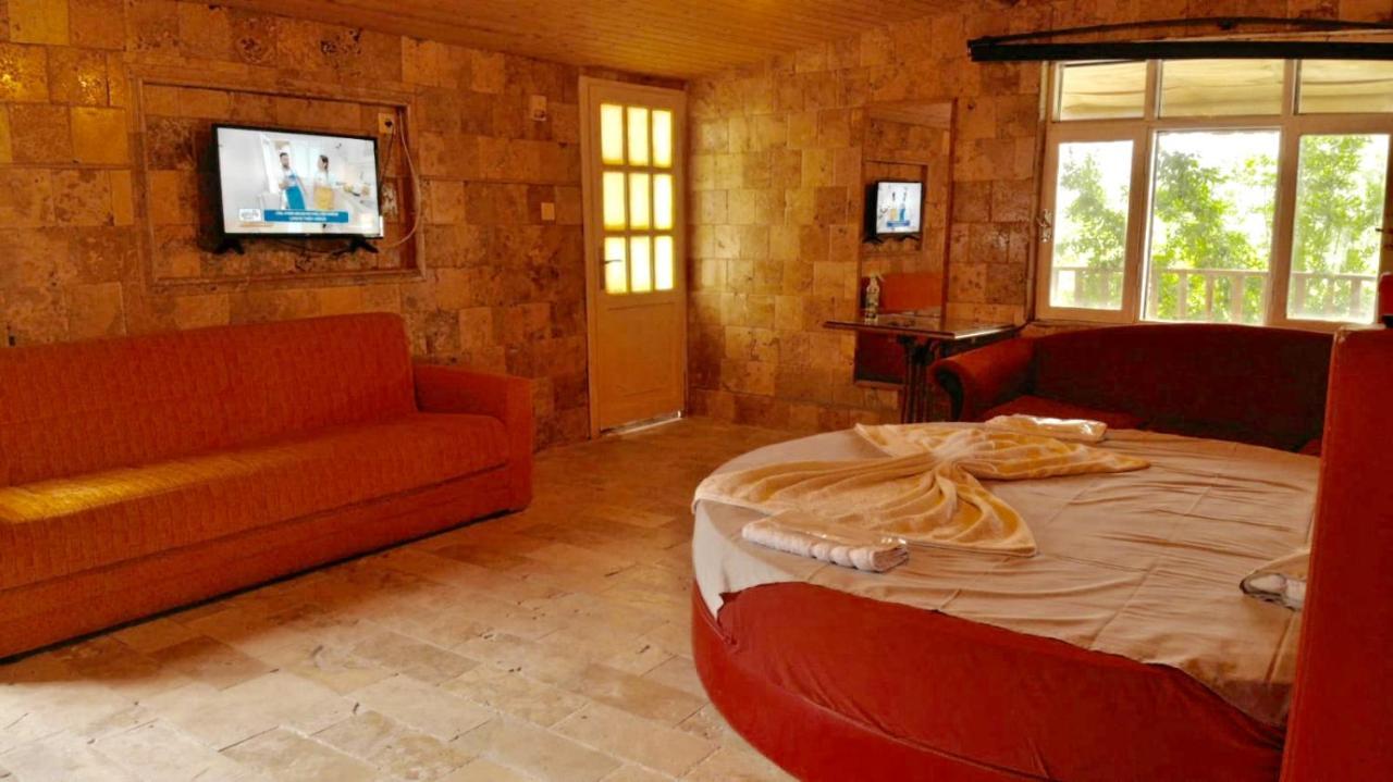 Joy Garden Bed and Breakfast Karahayit  Esterno foto