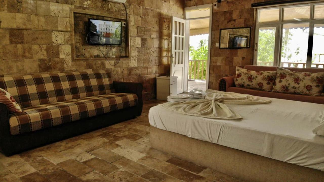 Joy Garden Bed and Breakfast Karahayit  Esterno foto